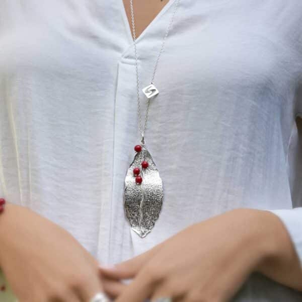 Collar de diseño modelo Natura1, joyería de plata Joyas Siliva.